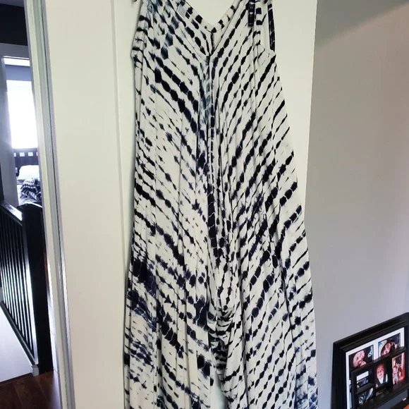 Jumpsuit - Picture 1 of 3